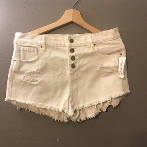 High rise shorts in white cap color